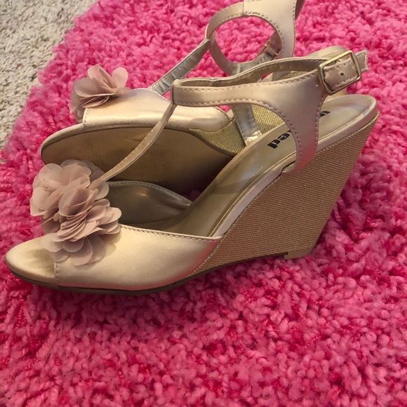 Shiny Wedge sandal - Picture 5 of 5